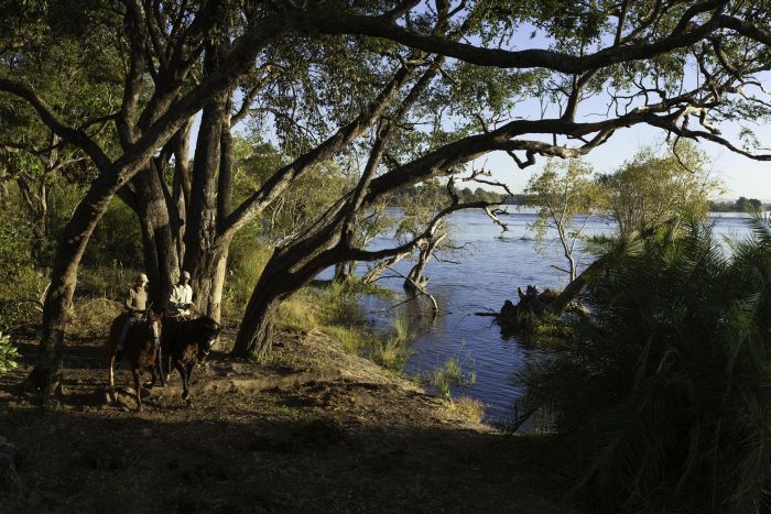 Équitation, canoë et safari au gros gibier au Zambèze