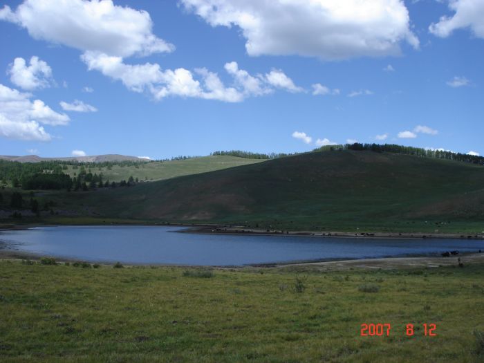 Montagnes et lacs dans le nord