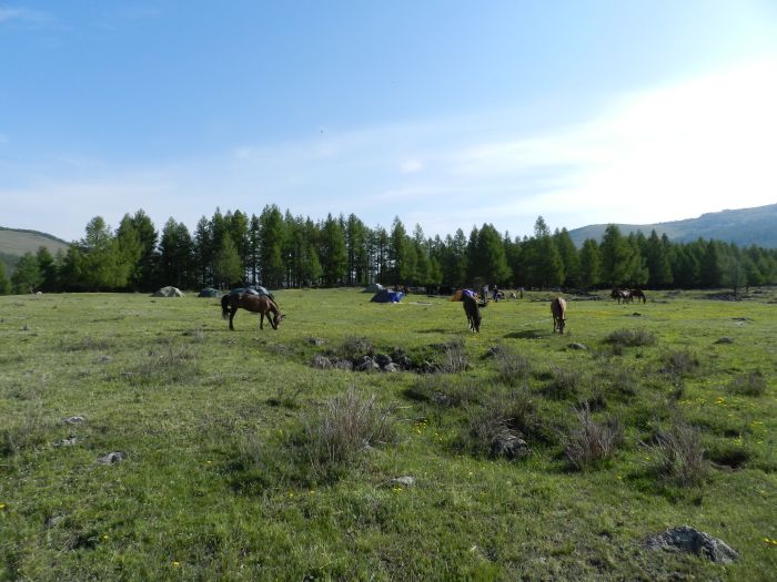 Montagnes et lacs dans le nord