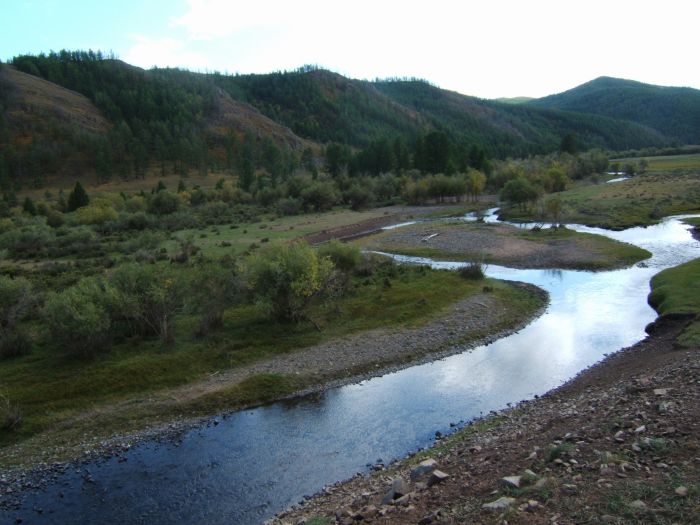 Montagnes et lacs dans le nord