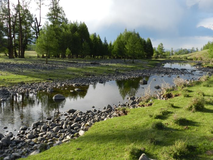 Montagnes et lacs dans le nord