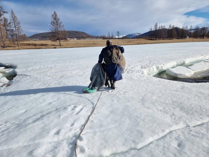 La magie de l'hiver dans les montagnes du Khenti
