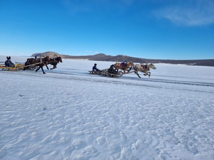 La magie de l'hiver dans les montagnes du Khenti