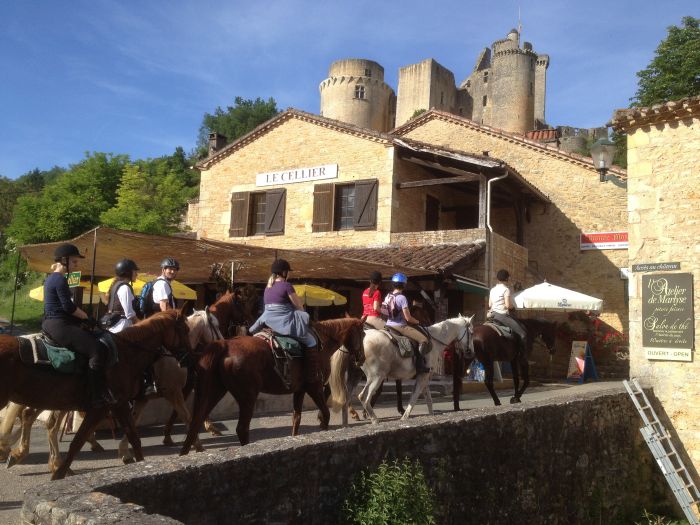 Chateaux du Perigord et plages de l'Atlantique