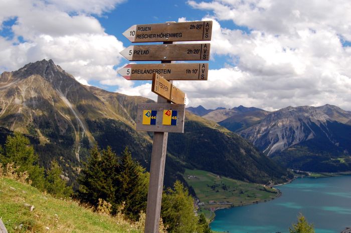 Randonnées panoramiques à travers les Alpes